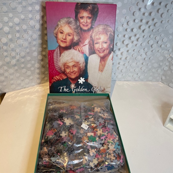 Golden Girls 1000 🧩piece puzzle - Picture 5 of 6